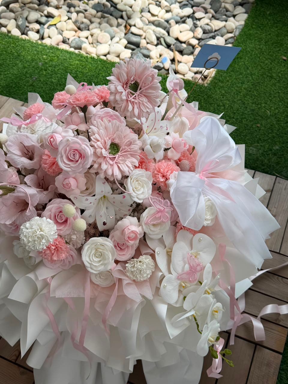 Blumi Custom Pink White Theme Giant Bouquet